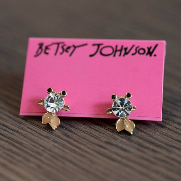 BNWT Betsey Johnson Crystal Goldfish Stud Earrings - Picture 1 of 2